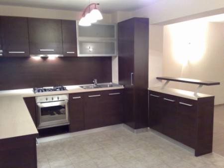 Bucatarie din pal melaminat culoare Stejar Ciocolata  